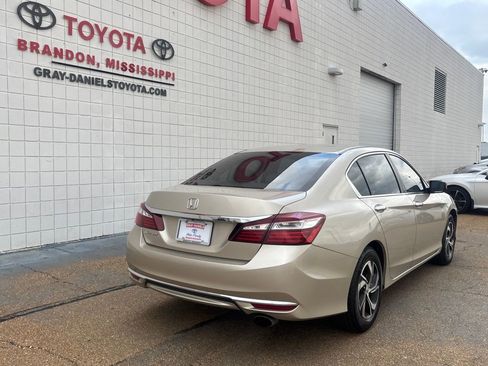 Used 2017 Honda Accord LX image 5