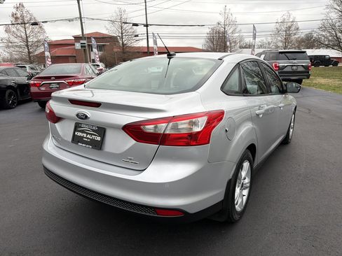 Used 2014 Ford Focus SE w/ SE Winter Package image 5