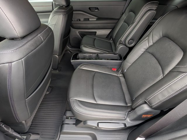 Used 2025 Nissan Pathfinder Rock Creek AWD/4WD image 18