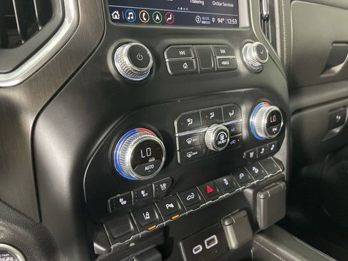 Used 2022 GMC Sierra 2500 AT4 w/ AT4 Premium Plus Package image 18