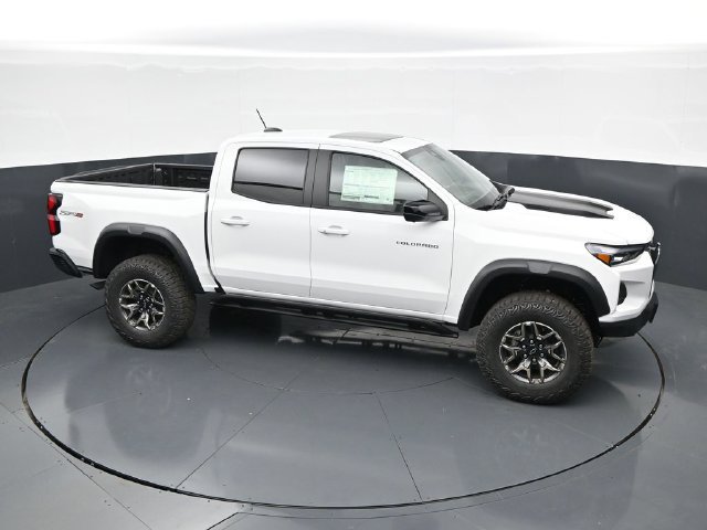 New 2026 Chevrolet Colorado ZR2 w/ Technology Package AWD/4WD image 47