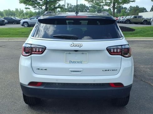Used 2025 Jeep Compass Limited AWD/4WD image 5