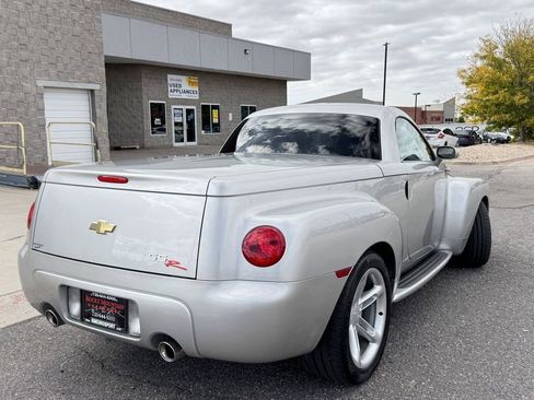 Used 2004 Chevrolet SSR w/ Preferred Equipment Group image 9