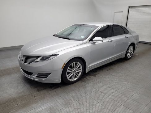 Used 2013 Lincoln MKZ image 2