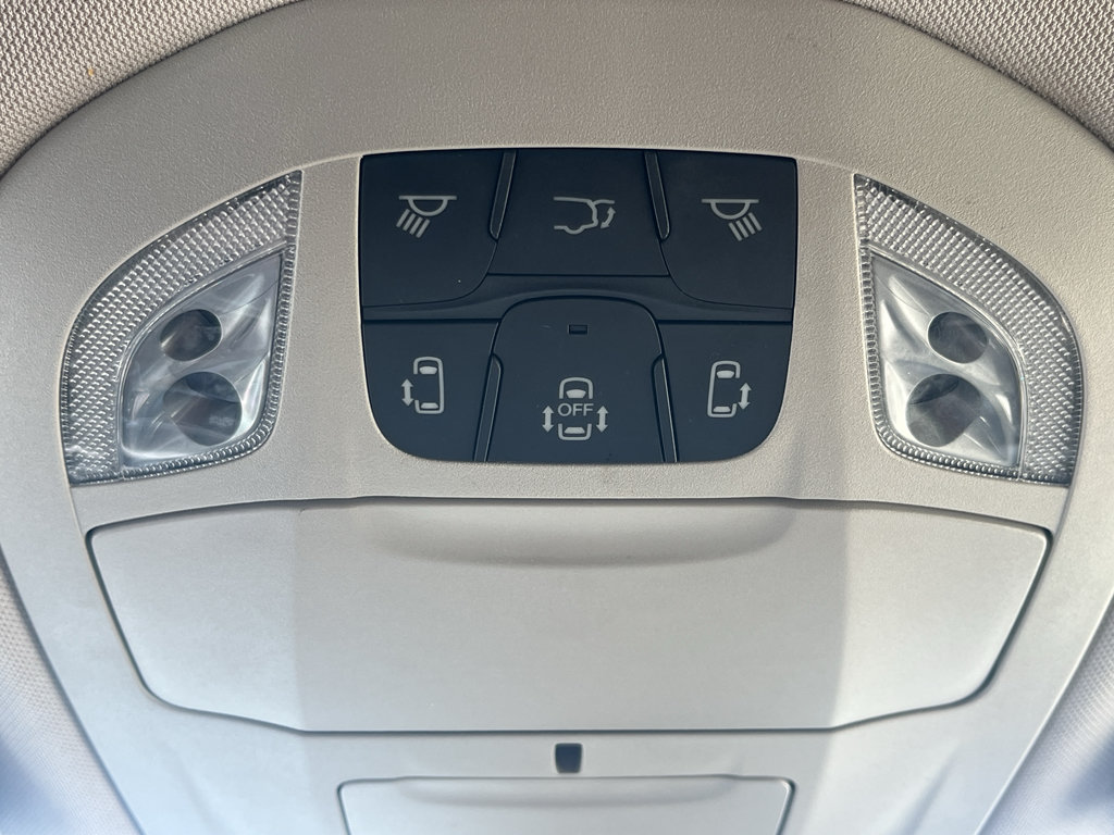Used 2023 Chrysler Pacifica Touring-L FWD image 36