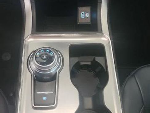 Used 2024 Ford Edge SEL w/ Sport Appearance Package AWD/4WD image 13