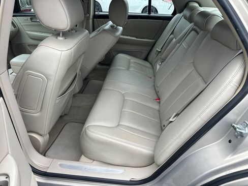 Used 2008 Cadillac DTS w/ Sun And Sound Package FWD image 23