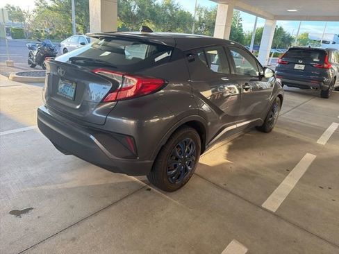 Used 2019 Toyota C-HR LE image 6