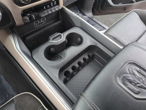 Used 2022 RAM 1500 Laramie AWD/4WD image 26