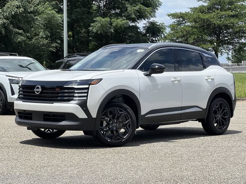 New 2026 Nissan Kicks SR w/ SR Premium Package FWD image 1