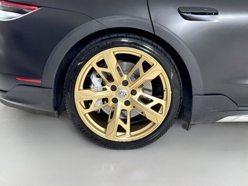 Used 2021 Porsche Taycan 4 Cross Turismo AWD/4WD image 39