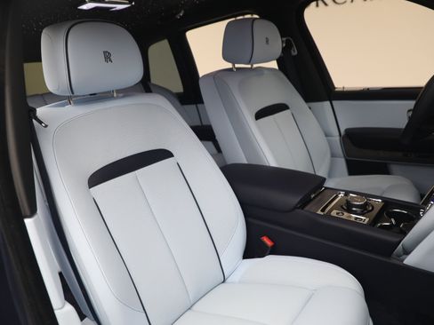 Certified 2025 Rolls-Royce Cullinan AWD/4WD image 18
