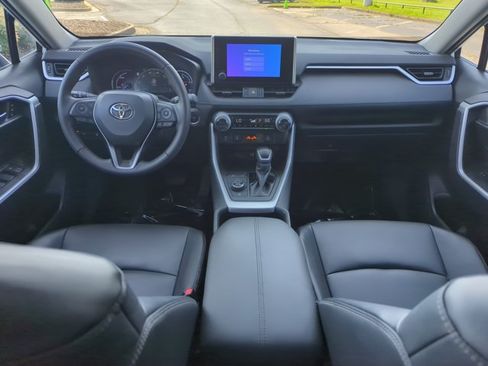 Used 2023 Toyota RAV4 XLE Premium AWD/4WD image 25