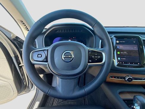Used 2024 Volvo XC90 B5 Plus image 38