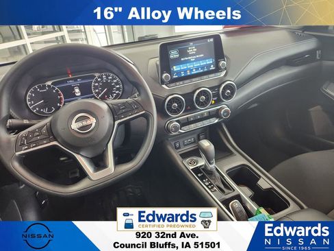 Used 2025 Nissan Sentra SV FWD image 16