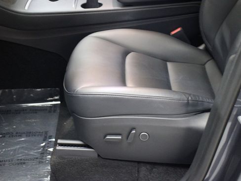 Used 2023 Tesla Model Y Long Range image 14