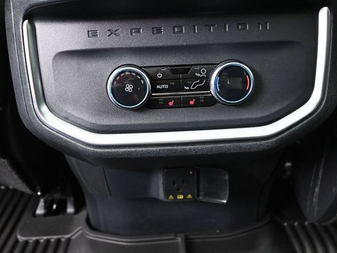 Used 2025 Ford Expedition Tremor AWD/4WD image 18