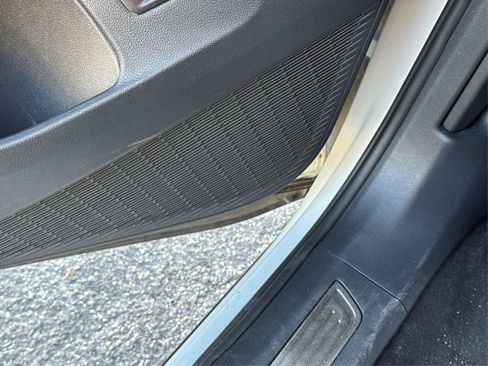 Used 2024 Volkswagen Atlas Cross Sport SE w/ Panoramic Sunroof Package image 35