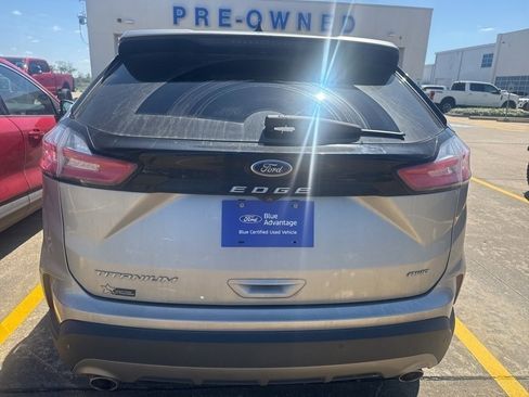 Certified 2023 Ford Edge Titanium image 4