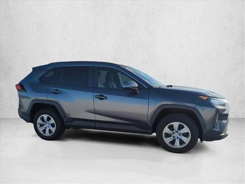 Used 2020 Toyota RAV4 LE image 5