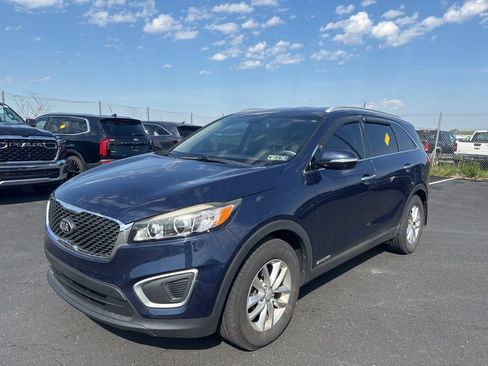 Used 2017 Kia Sorento AWD image 7