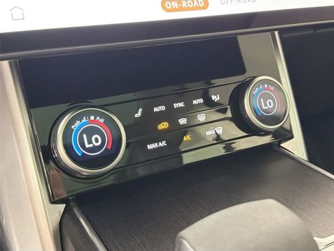 Certified 2023 Land Rover Range Rover SE AWD/4WD image 15