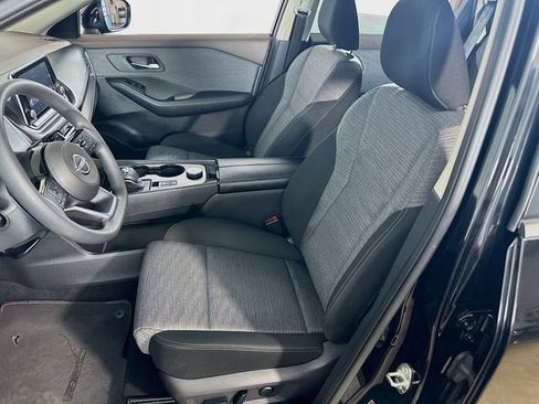 Used 2023 Nissan Rogue SV image 15