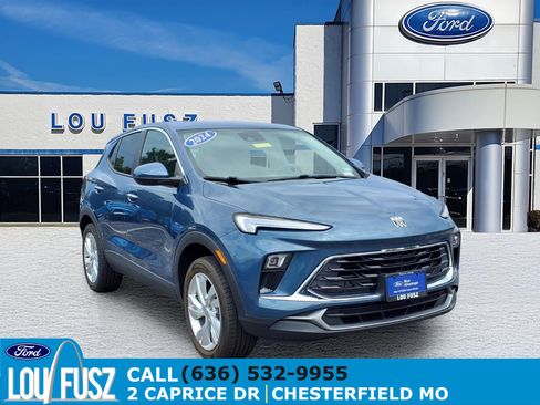 Used 2024 Buick Encore GX Preferred AWD/4WD image 1