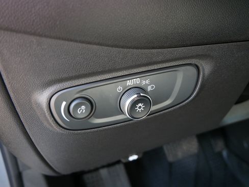 Used 2024 Chevrolet Equinox LT AWD/4WD image 22