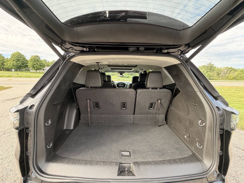 Used 2019 Chevrolet Traverse Premier w/ Redline Edition AWD/4WD image 31