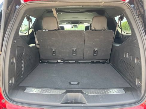 Used 2025 Chevrolet Suburban Premier AWD/4WD image 13