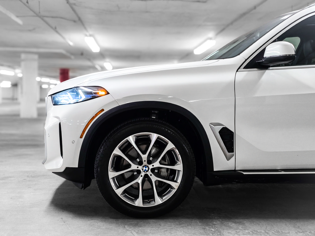 Used 2024 BMW X5 xDrive40i w/ Premium Package AWD/4WD image 16