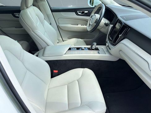 Certified 2023 Volvo XC60 B5 Plus image 30