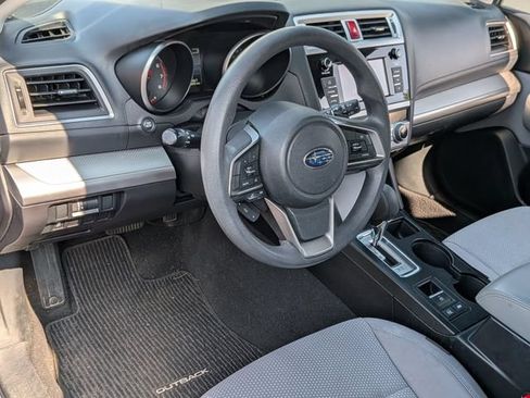 Used 2018 Subaru Outback 2.5i AWD/4WD image 16