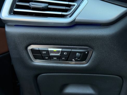 Used 2023 BMW X6 xDrive40i w/ M Sport Package image 24