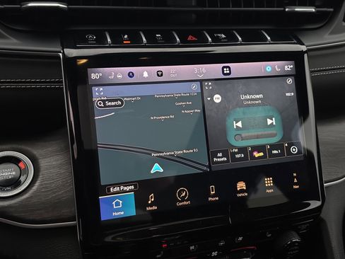 Used 2024 Jeep Grand Cherokee L Limited w/ Luxury Tech Group II image 28