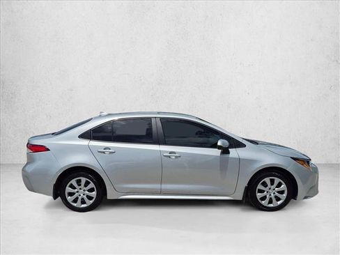 Used 2025 Toyota Corolla LE FWD image 3