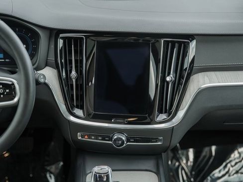 Used 2024 Volvo V60 B5 Cross Country Ultimate w/ Protection Package Premier image 22