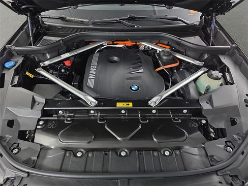 New 2026 BMW X5 xDrive50e w/ Executive Package image 30