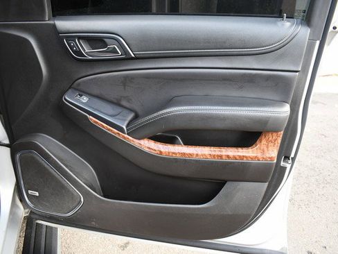 Used 2018 Chevrolet Suburban Premier image 24