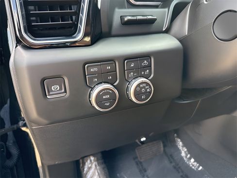 Used 2024 GMC Sierra 1500 Denali Ultimate image 27