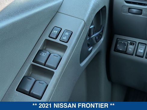 Used 2021 Nissan Frontier SV w/ Midnight Edition Floor Mats AWD/4WD image 23