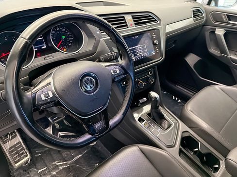 Used 2020 Volkswagen Tiguan SE R-Line image 7