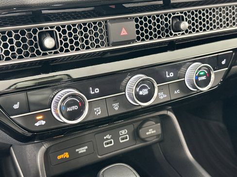 Used 2022 Honda Civic Touring image 16