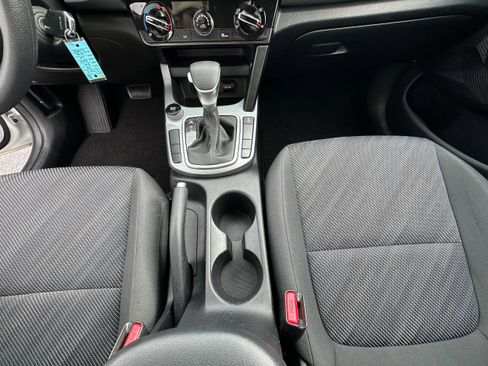 Used 2024 Kia Seltos LX image 25