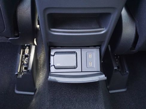 Certified 2025 Mercedes-Benz GLB 250 image 48