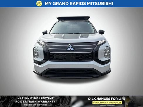 New 2026 Mitsubishi Outlander AWD image 2