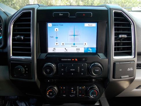 Used 2016 Ford F150 XLT w/ Equipment Group 302A Luxury AWD/4WD image 9