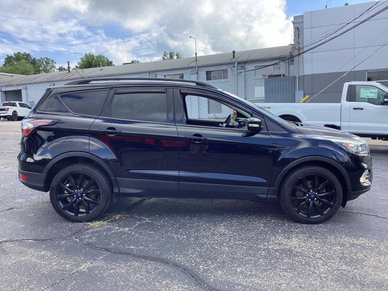 Used 2017 Ford Escape Titanium AWD/4WD image 9