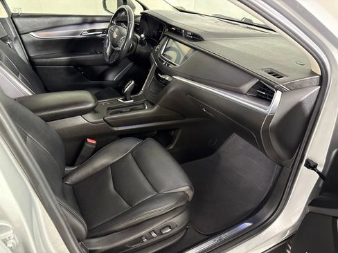Used 2018 Cadillac XT5 Premium Luxury FWD image 23